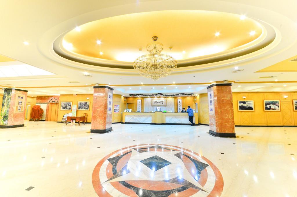 Dongpo Ti Lun Hotel Xinyi Εξωτερικό φωτογραφία
